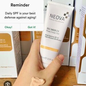 Neova Suncreen for sensitive skin. SILC SHEER 2.0
Photo Finish Tint SPF 40